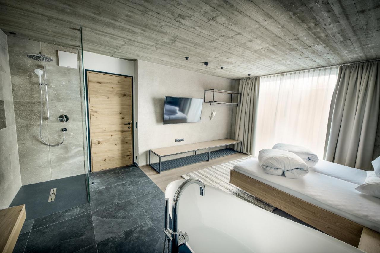 Glanz & Glory Appartements Laengenfeld Екстер'єр фото